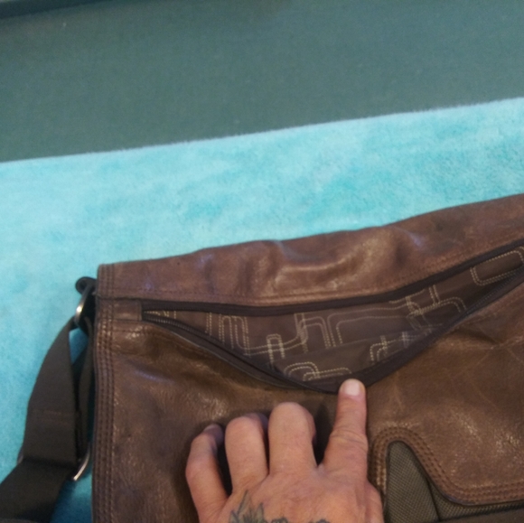 Fossil leather and canvas crossbody organizer - Picture 4 of 7